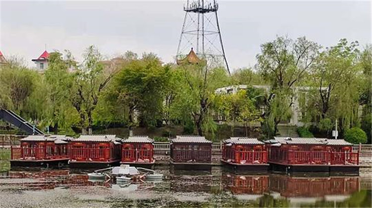 兴化画舫船走进吉林四平